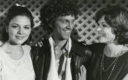 Kim Cattrall was married to Larry Davis.